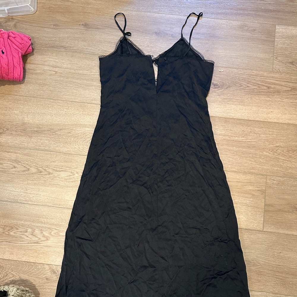 Morgan Lane 100%silk nightgown with Butterfly Detail - Picture 4 of 5